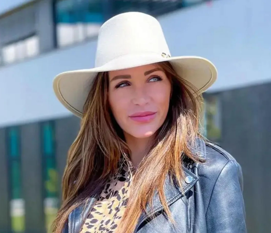 Julia Paredes Avant Chirurgie Esthétique Incroyable transformation physique de Julia Paredes !